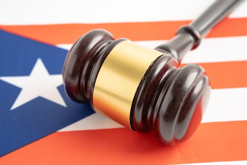 Sen. Wyden calls for investigation of Puerto Rico residency tax shelter